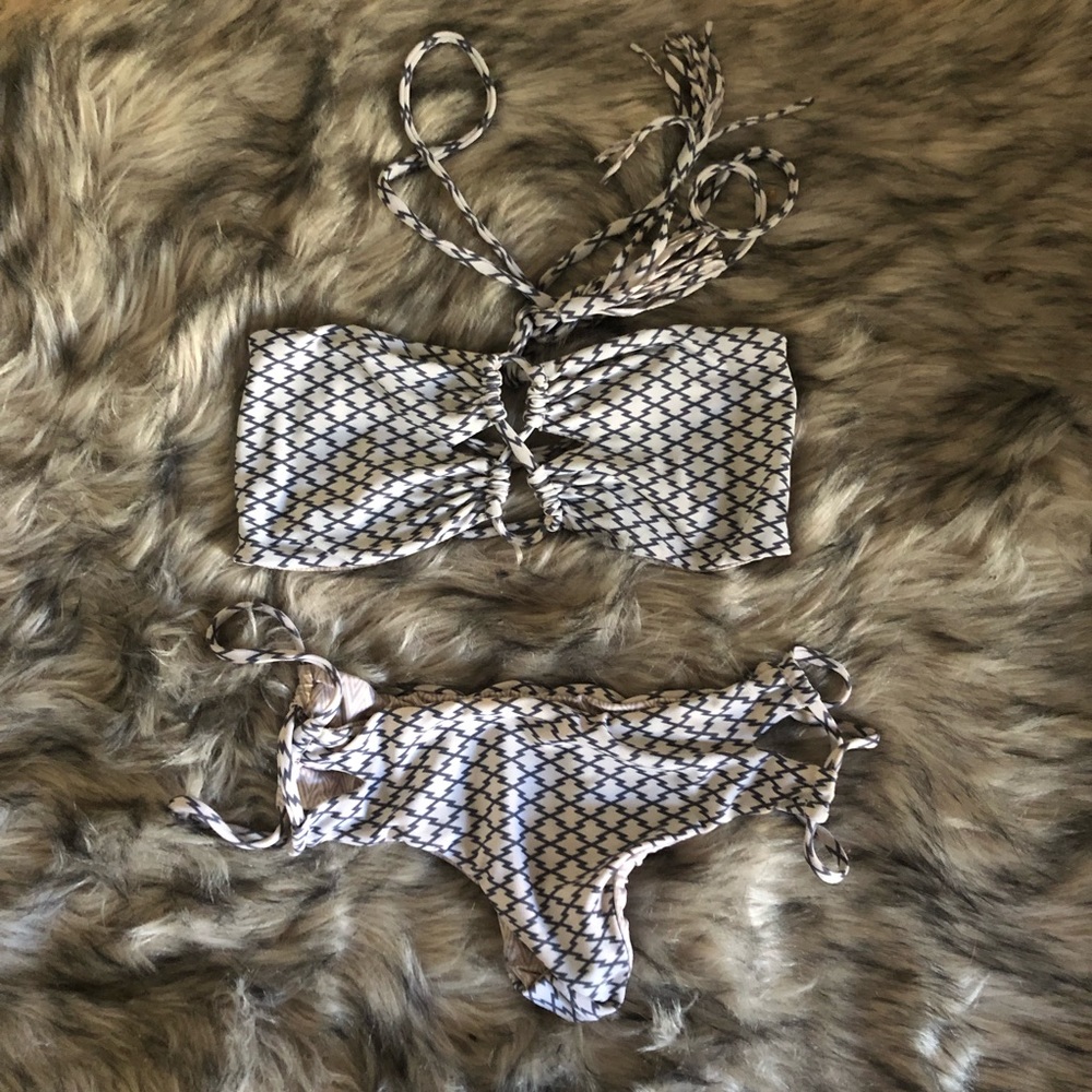 Acacia set!